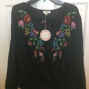 BOHEMIAN EMBROIDERED PEASANT TOP